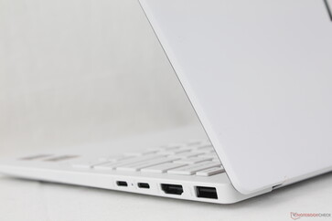 La surface en céramique, en particulier, masque très bien les traces de doigts et les salissures