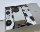 Le smartphone "tout-verre" d'OPPO. (Source : Creator Studio via YouTube)