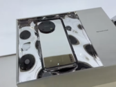 Le smartphone "tout-verre" d'OPPO. (Source : Creator Studio via YouTube)