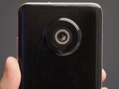 Le prototype de smartphone Xiaomi comporte un téléobjectif mécanique unique à l'arrière. (Source de l'image : Xiaomi)