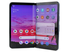 Un appareil semblable à l'iPhone Fold( ?). (Source de l'image : Google)