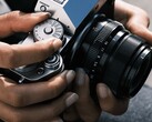 Le Fujifilm X-T5 présenté ici devrait bientôt avoir un successeur.