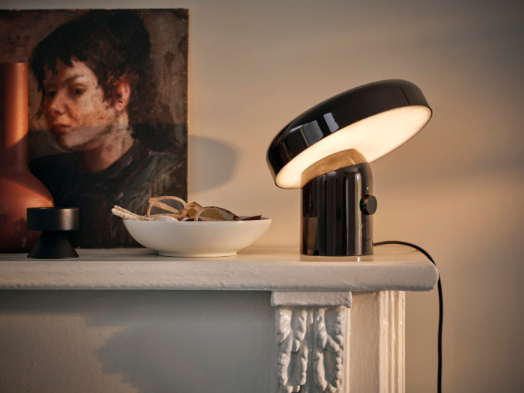La lampe à haut-parleur IKEA Blomprakt. (Source de l'image : IKEA)