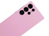 Le Galaxy S26 Ultra pourrait être disponible en six couleurs. Photo : S25 Ultra avec une peau rose. (Source de l'image : Dbrand - édité)