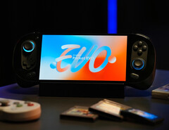 AYANEO a également sorti cette année le Pocket Micro et le Pocket DMG, tous deux fonctionnant sous Android(Source d'image : AYANEO)