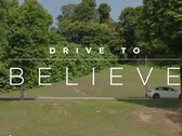 La première publicité de Tesla s'intitule "Drive to Believe" (image : Tesla Asia/Twitter)