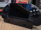 Le Mega 95 semble être le MegaRetroN HD sous forme de console portable. (Source de l'image : Hyperkin)
