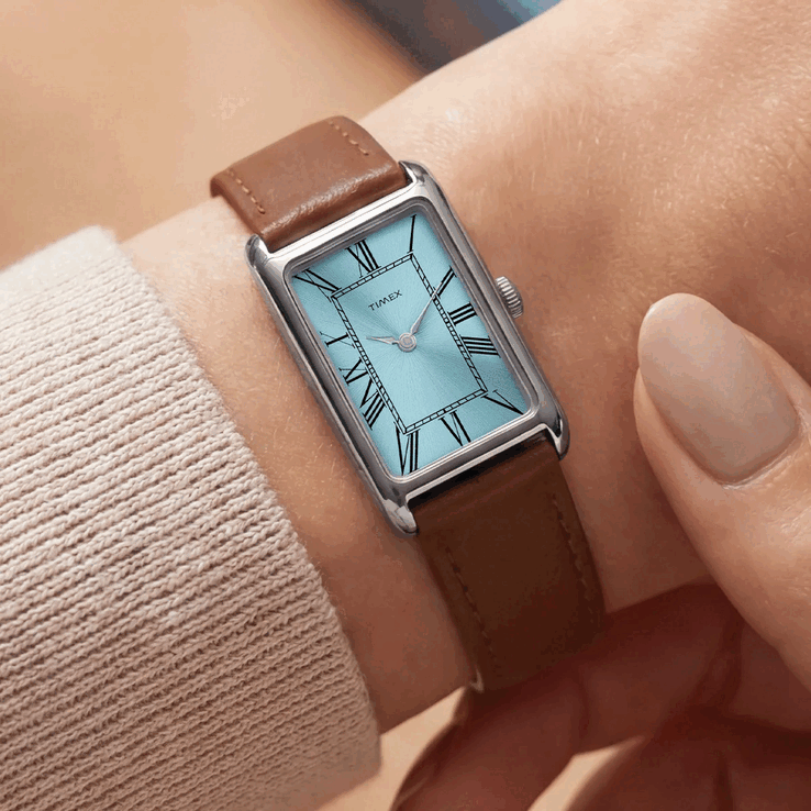 La montre Timex 1976 Lexington Reissue Inspired TW2Y78900 est livrée avec un bracelet en cuir marron
