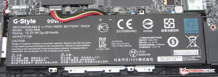 La batterie a une capacité de 99 Wh.