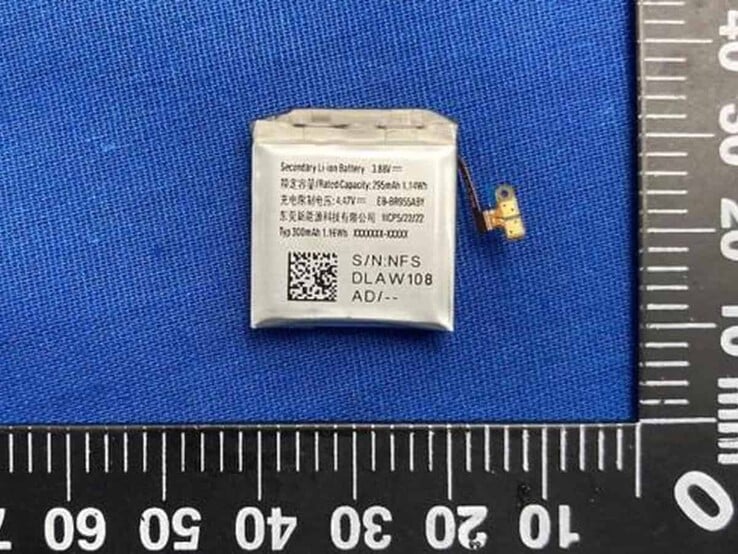 batterie de 300 mAh pour "SM-R95x", qui pourrait être un modèle Watch6 Classic ou Watch6 Pro. (Source : GalaxyClub)