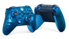 La manette sans fil Xbox - Sky Ciper Special Edition, est dotée d'une partie supérieure transparente (source : Xbox)