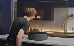 La Mi TV Lux est très belle, mais elle n&#039;est pas si facile à utiliser. (Source de l&#039;image : Linus Tech Tips)