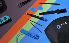 iFixit propose désormais des kits de réparation spéciaux pour les consoles de jeux. (Source de l'image : iFixit)