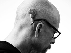 Les microphones et les batteries externes pourraient bientôt appartenir au passé. (Source de l'image : pexels/Brett Sayles)