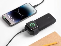 Le chargeur sans fil rapide Belkin BoostCharge Pro pour Apple Watch + Power Bank 10K fait l'objet d'un rappel. (Source de l'image : Belkin)