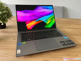 Test de l'Acer Swift X 14 2023 OLED : PC portable multimédia RTX 4050 qui n'impressionne que sur le papier