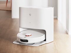 Le Xiaomi Mijia Sweeping and Mopping Robot 2 nettoie automatiquement les têtes de balai. (Source de l&#039;image : Xiaomi)