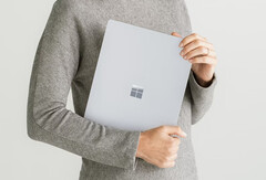 La version grand public du Surface Laptop 6 pourrait être plus performante que sa sœur &quot;pour les entreprises&quot;, cette dernière étant illustrée. (Source de l&#039;image : Microsoft)