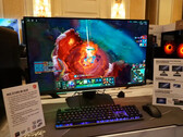 Le MEG 321URX QD-OLED est doté d'un processeur d'intelligence artificielle intégré. (Source de l'image : PC World)