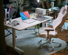 Bureau réglable en hauteur avec accessoires pratiques : Esslinger VexelLine à l'épreuve de la pratique
