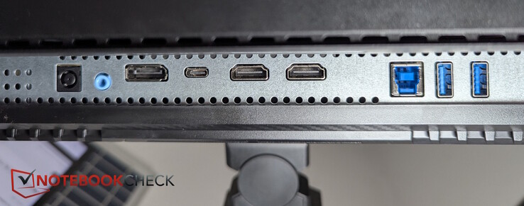 De gauche à droite : CA, sortie audio, DisplayPort, USB-C, 2x HDMI, USB-B, 2x USB-A