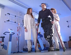 L&#039;exosquelette TWIN de Rehab Technologies aide à la rééducation des patients victimes d&#039;un accident vasculaire cérébral ou d&#039;une lésion de la moelle épinière. (Source : Rehab Technologies sur YouTube)