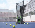 Le robot de tennis Acemate S10 Pro peut effectuer des exercices de frappe, des échanges et rattraper les retours sur terre battue, gazon et surface dure.