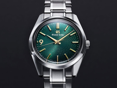 Sur la photo, la Grand Seiko SBGW319 de 2024.
