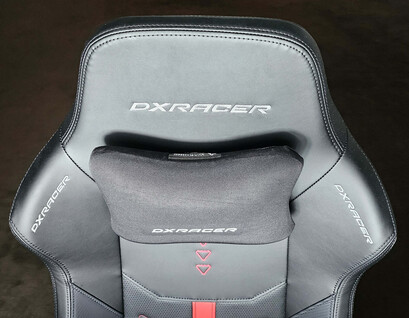 L'oreiller reste en place par magnétisme et ne glisse pas facilement. 