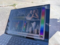 A l'extérieur, sous la lumière du soleil