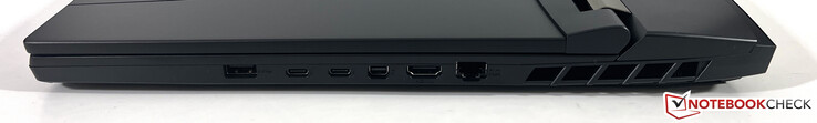 Côté droit : USB-A 3.2 Gen.2 (10 Gbps), 2x USB-C 4.0 avec Thunderbolt 4 (40 Gbps, mode DisplayPort-ALT, 1x avec Power Delivery), Mini-DisplayPort, HDMI 2.1, Ethernet 2.5 Gbps