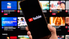 Smartphone avec l&#039;application YouTube. (Source de l&#039;image : noyb)