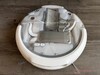 Non seulement la station, mais aussi le dessus du robot aspirateur sont transparents.