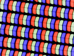 L'écran LC utilise une matrice classique de sous-pixels RVB composée d'une diode électroluminescente rouge, d'une diode électroluminescente bleue et d'une diode électroluminescente verte.