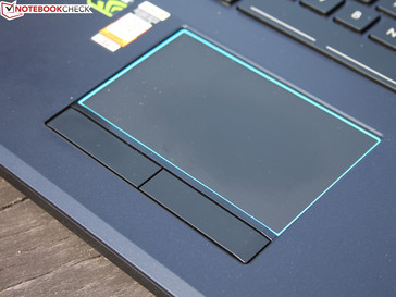 Touchpad du Helios 500, avec boutons dédiés.