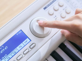 Le clavier Casio LK-550WE