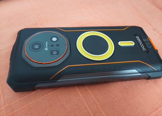 L'ensemble des caméras arrière. (Source de l'image : Sergey Tarasov - Notebookcheck)