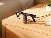 Le socle de recharge pour lunettes Meta est idéal comme chargeur de bureau ou de chevet.