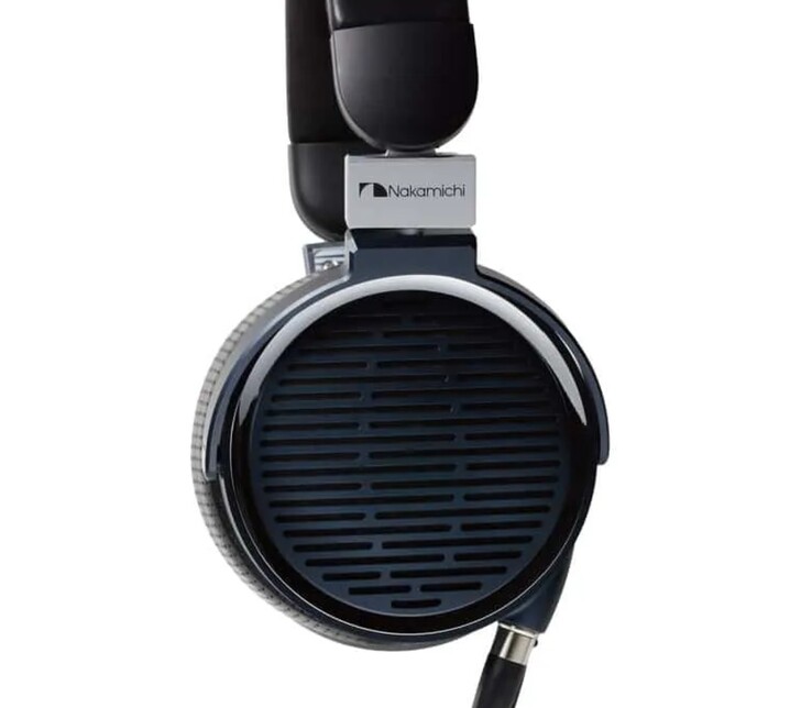 Les Nakamichi Elite Pro P800JP utilisent une conception à dos ouvert pour une large scène sonore stéréo.