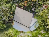 Les Asus ZenBook S14 et Zenbook S16 ne sont pas tous prévus pour être disponibles dans toutes les régions. (Source de l'image : Asus)