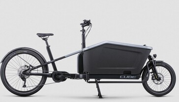 Un vélo cargo traditionnel allonge l'empattement pour placer la charge entre les roues devant le conducteur. (Source de l'image : Cube)