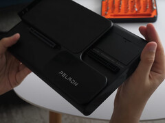 La Peladn Link S-3 est moins performante que les solutions eGPU OCuLink telles que la Minisforum DEG1. (Source de l'image : Try Some Tech)