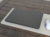 Le tout dernier MSI Stealth 16 adopte le look plus élégant et plus épuré de la série Prestige, mais fait étrangement l’impasse sur le lecteur de carte SD dont son public cible a besoin