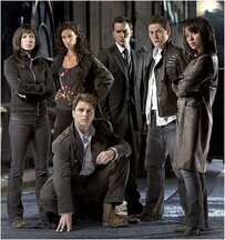 Le capitaine Jack et l'équipe de Torchwood ont apporté du cran, des pertes et une technologie extraterrestre sauvage au côté sombre du Whoniverse ; peu de spin-offs ont laissé une telle marque.
