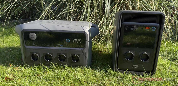 L’Anker Solix S2000 (à droite) est légèrement plus profond et plus haut, mais nettement moins large et plus léger que le C2000 Gen 2.
