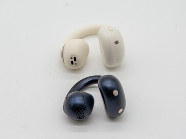 Par rapport à son prédécesseur (bleu), le fabricant a modifié la forme du casque sur le support