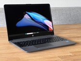 Test du HP 250 G9 : PC portable de bureau abordable doté d'un Core i3 et d'un écran IPS