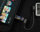 Nintendo Switch 2 tirant son énergie d'une batterie IceMag externe, connectée via un câble Genki USB-C et un compteur d'énergie en ligne (Source d'image : ETA Prime sur YouTube)
