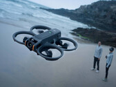 Le DJI Neo sera légèrement plus petit que l'Avata 2, illustré. (Source de l'image : DJI)
