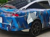 Prototype camouflé de la BYD Han de 3e génération, photographié par la communauté de fans de BYD « Di Fen Zhi Jia »